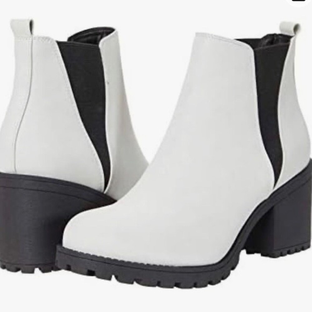 Dirty Laundry Lisbon Ankle Boot White Patent Vegan Leather size 9.5‎